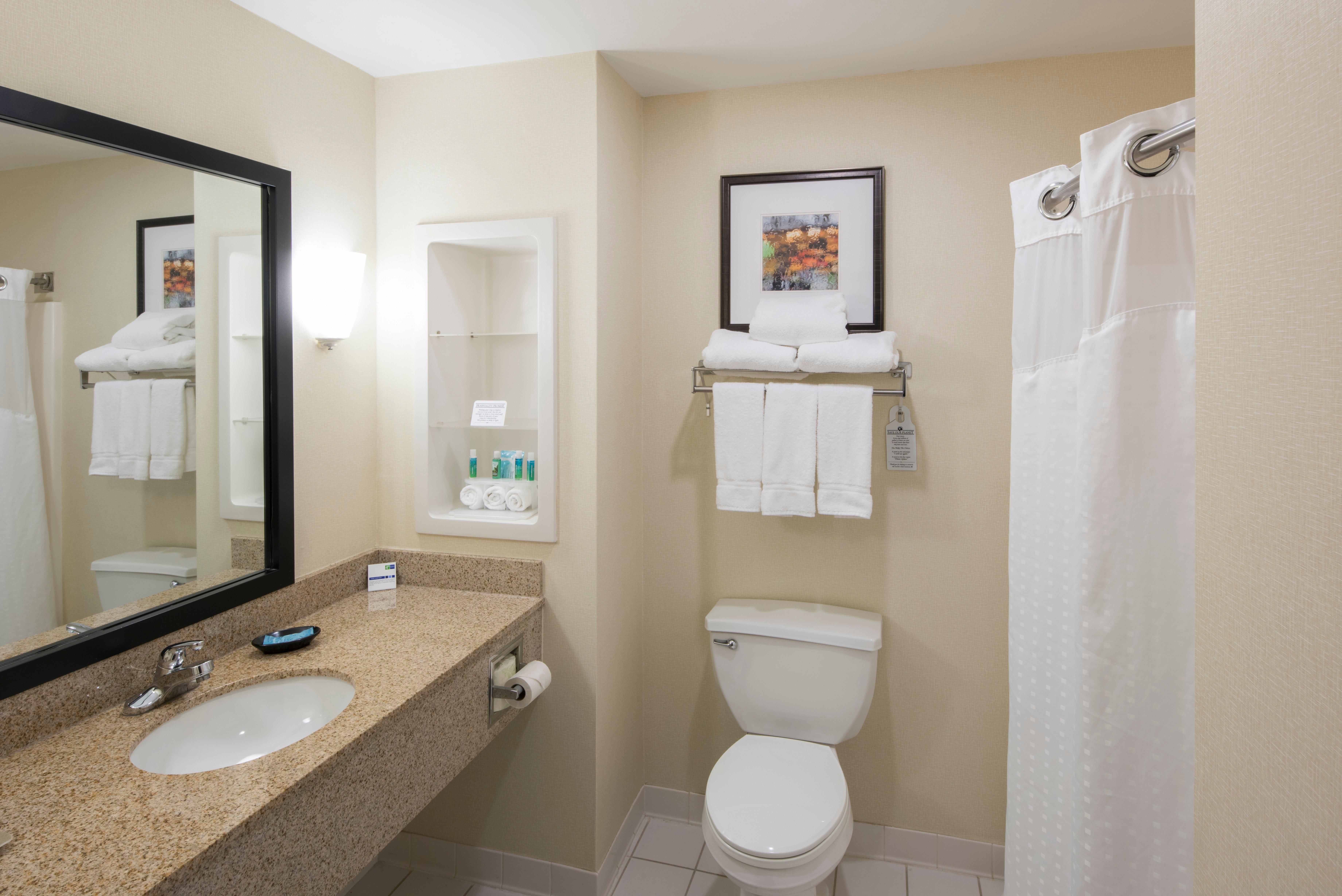 Express & East Greenbush Albany-skyline An Ihg 3*