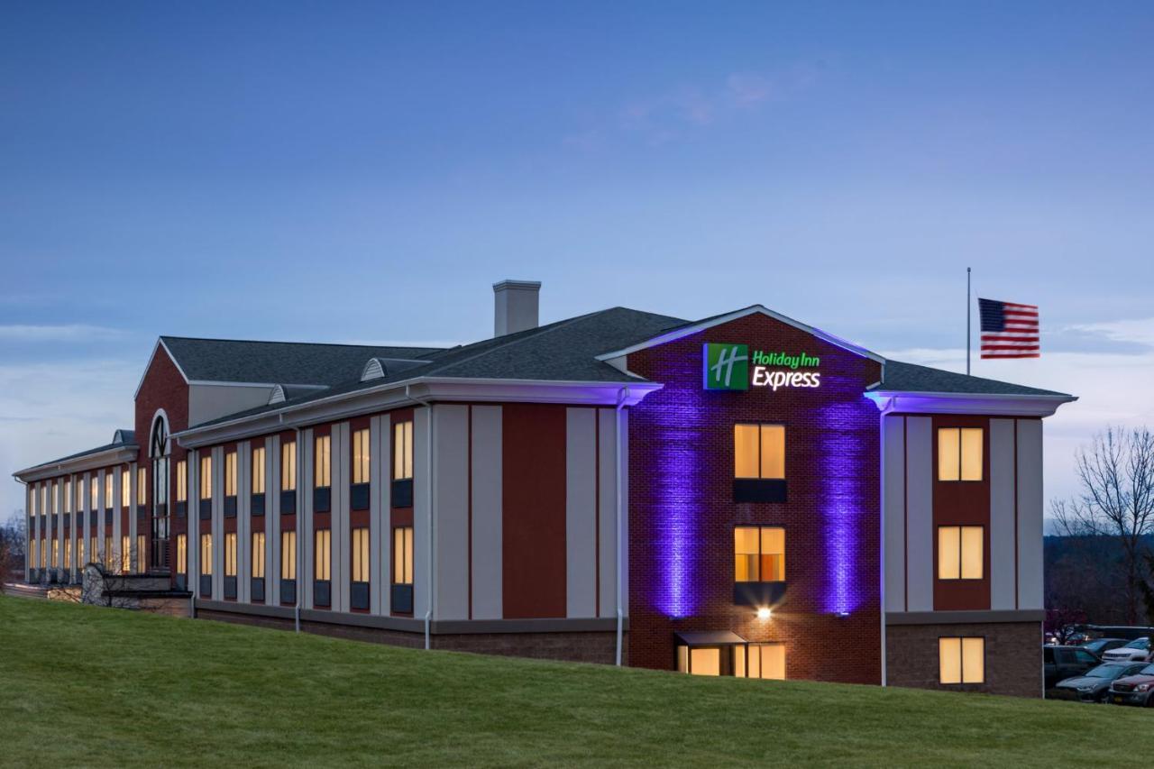 Hotel Express & East Greenbush Albany-skyline An Ihg Rensselaer