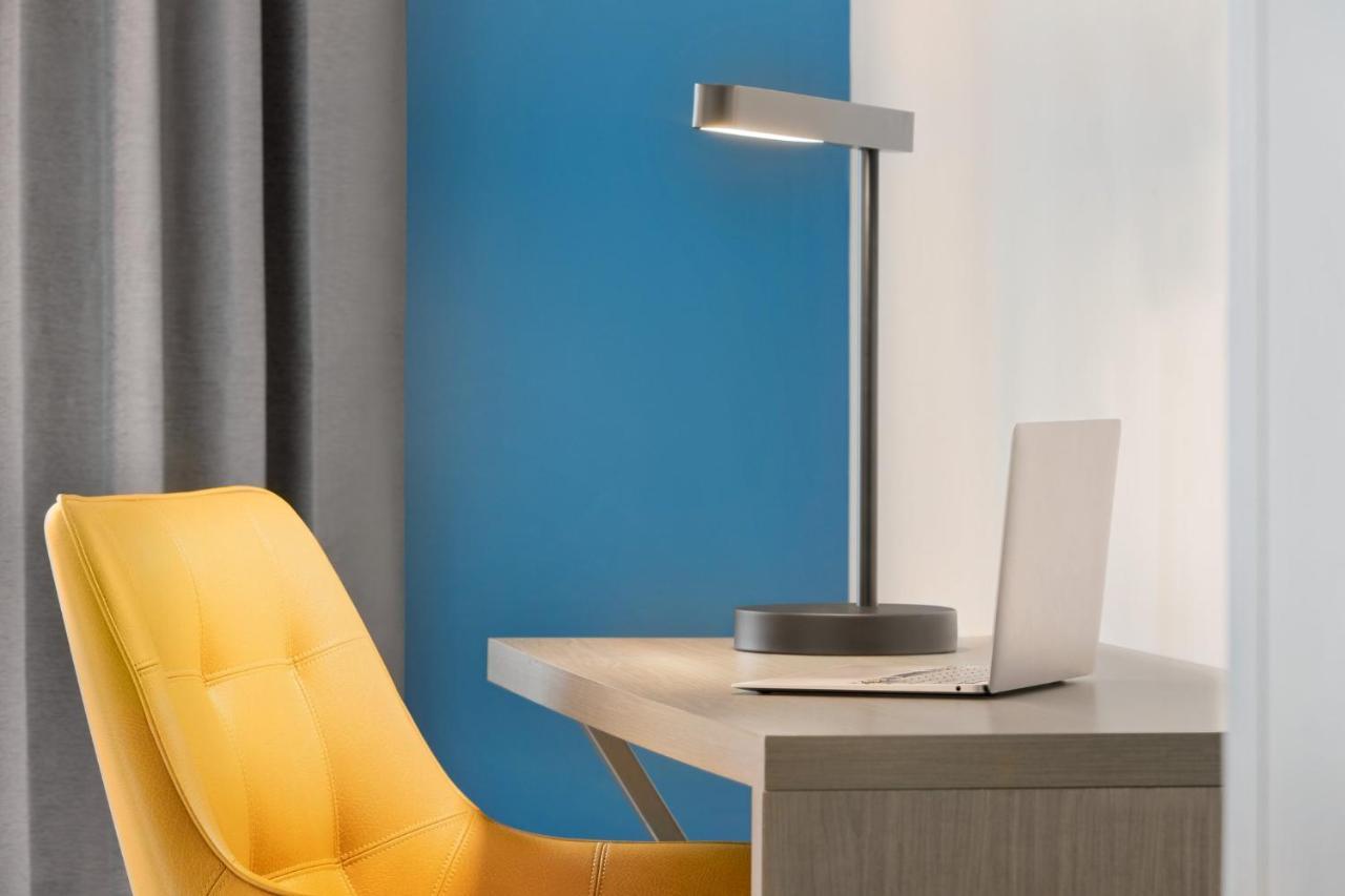 Hotel Express & East Greenbush Albany-skyline An Ihg 3*