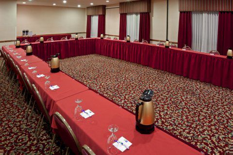 Hotel Express & East Greenbush Albany-skyline An Ihg Rensselaer